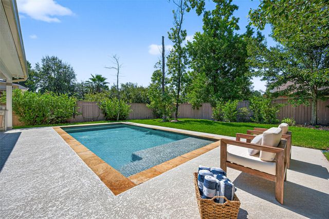 15 Garden Path Place, Tomball, TX 77375