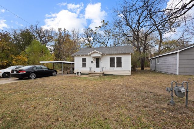 1222 W Cherry Street, Paris, TX 75460