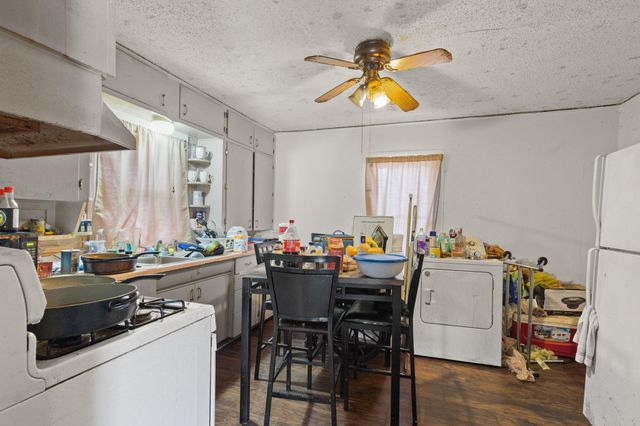 1222 W Cherry Street, Paris, TX 75460