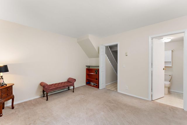 17587 Pond Circle, Eden Prairie, MN 55346