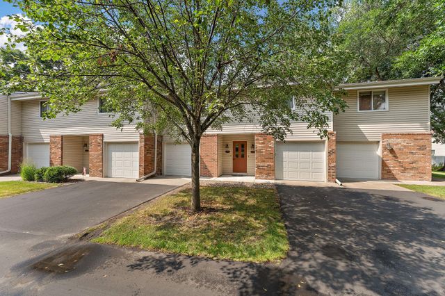 17587 Pond Circle, Eden Prairie, MN 55346