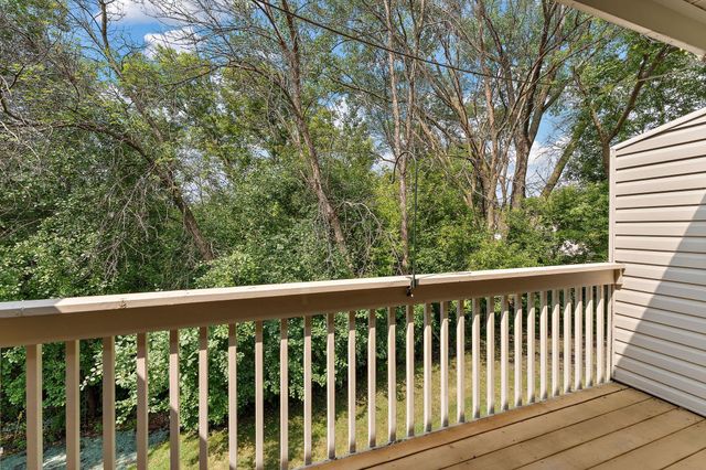 17587 Pond Circle, Eden Prairie, MN 55346