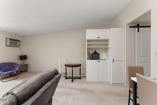 17587 Pond Circle, Eden Prairie, MN 55346