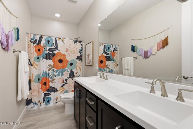 9937 E Tesla Avenue, Mesa, AZ 85212