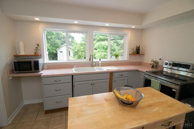 10 Highridge Drive, Loveland, OH 45140