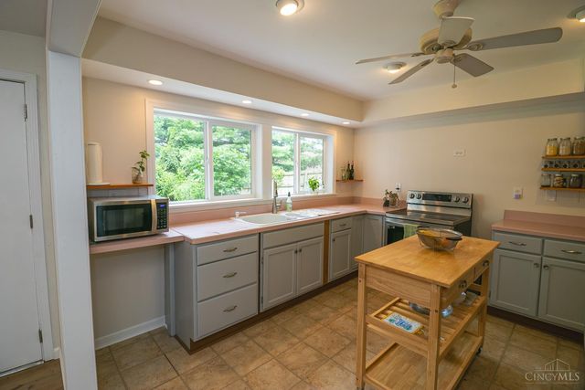 10 Highridge Drive, Loveland, OH 45140