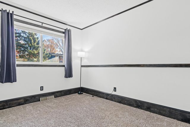 8215 Janero Avenue S, Cottage Grove, MN 55016