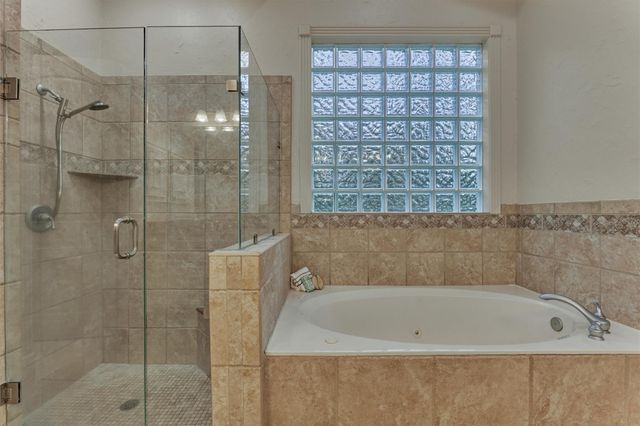 7 Stanwick Place, The Woodlands, TX 77382