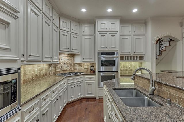 7 Stanwick Place, The Woodlands, TX 77382