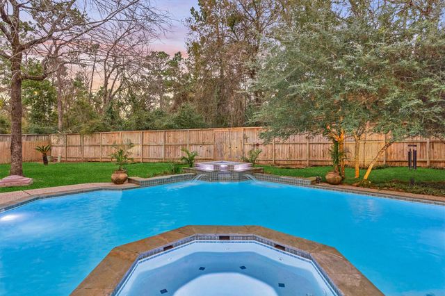 7 Stanwick Place, The Woodlands, TX 77382