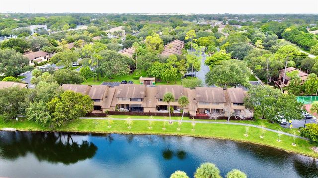 7750 NW 79th Avenue H5, Tamarac, FL 33321
