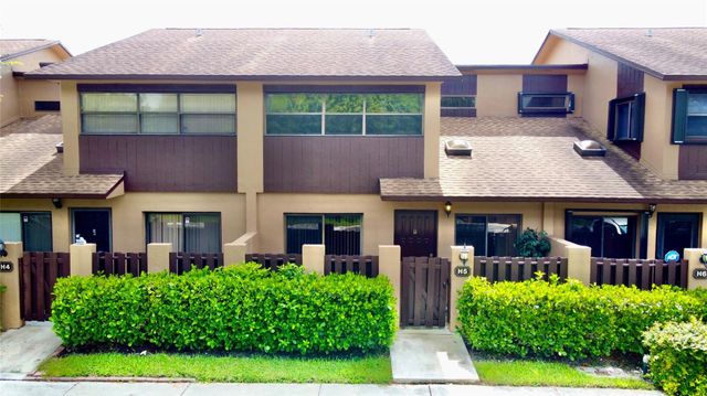 7750 NW 79th Avenue H5, Tamarac, FL 33321