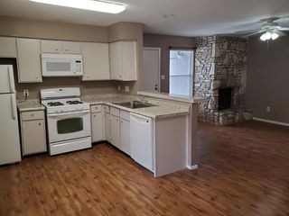 801 Bracewood CIR B, San Marcos, TX 78666