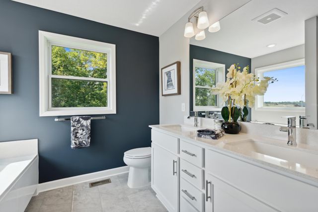 1083 Adamstown Drive, Rosemount, MN 55068