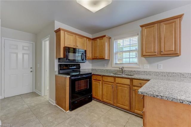 1608 Bridgeport Terrace, High Point, NC 27265