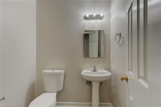 1608 Bridgeport Terrace, High Point, NC 27265