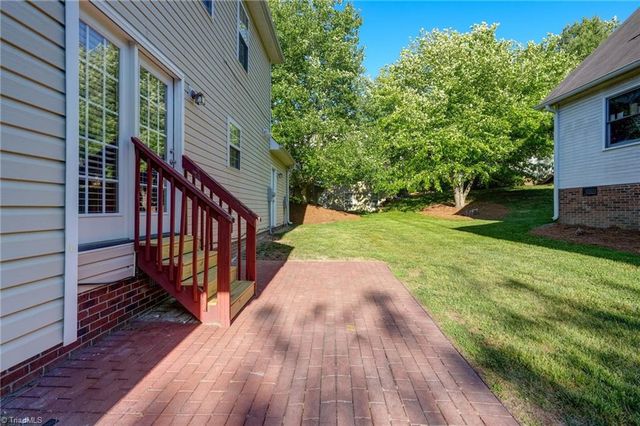 1608 Bridgeport Terrace, High Point, NC 27265