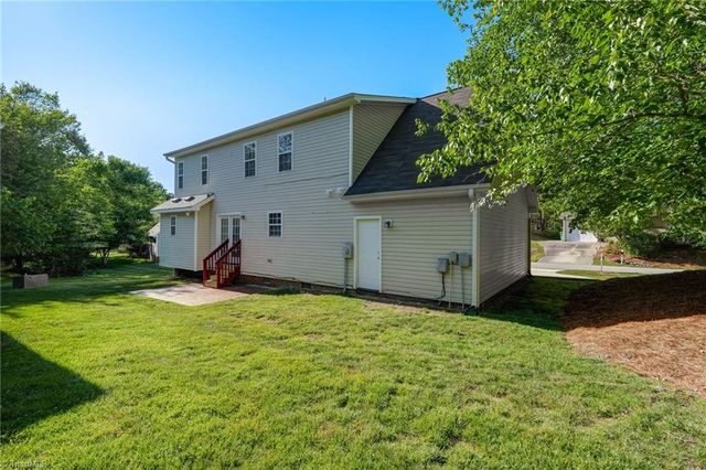 1608 Bridgeport Terrace, High Point, NC 27265