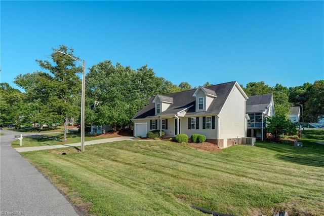 1608 Bridgeport Terrace, High Point, NC 27265