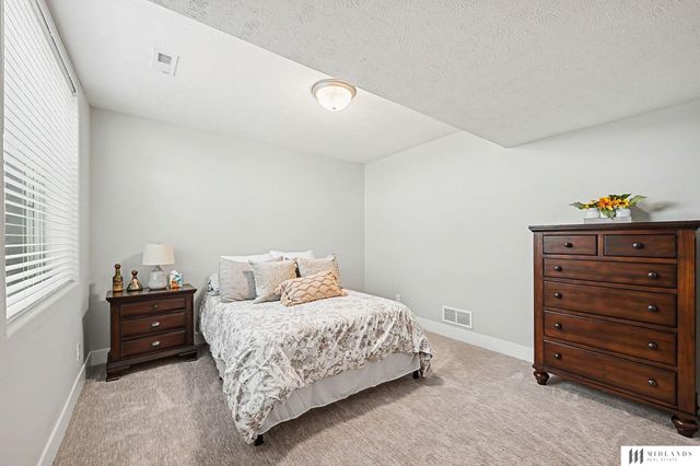 11976 S 118th Avenue, Papillion, NE 68046