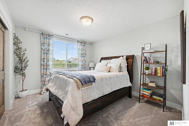 11976 S 118th Avenue, Papillion, NE 68046