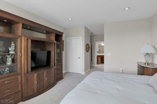 284 Victoria Drive 284, Bridgewater Twp., NJ 08807