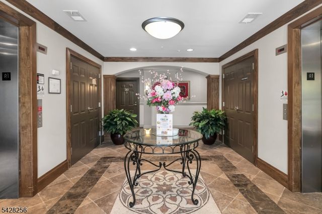 284 Victoria Drive 284, Bridgewater Twp., NJ 08807