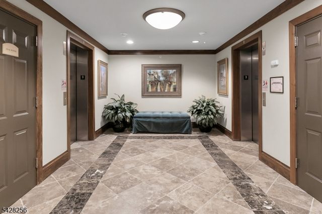 284 Victoria Drive 284, Bridgewater Twp., NJ 08807