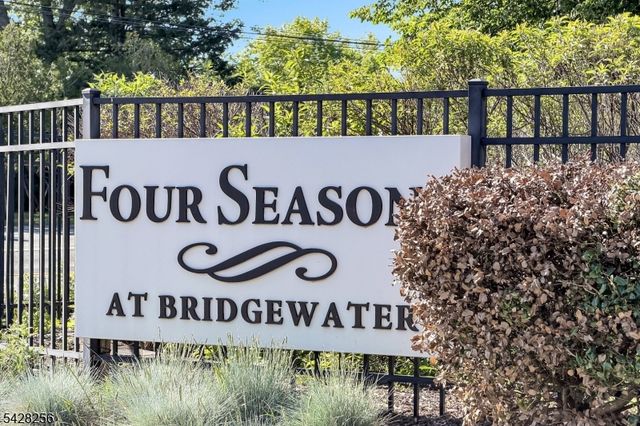 284 Victoria Drive 284, Bridgewater Twp., NJ 08807