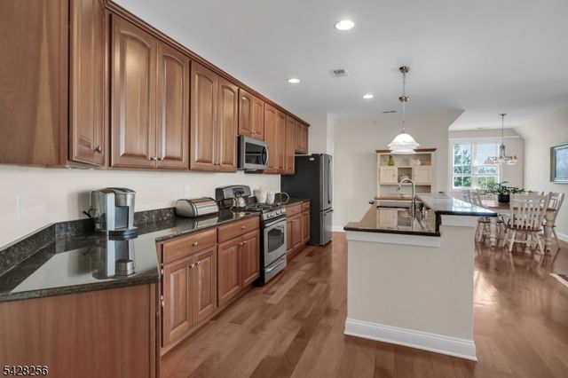 284 Victoria Drive 284, Bridgewater Twp., NJ 08807