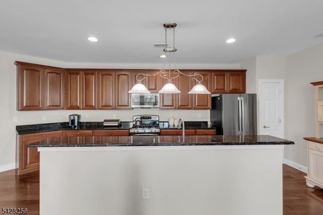 284 Victoria Drive 284, Bridgewater Twp., NJ 08807