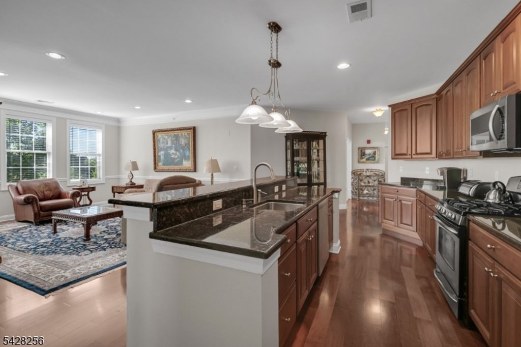 284 Victoria Drive 284, Bridgewater Twp., NJ 08807