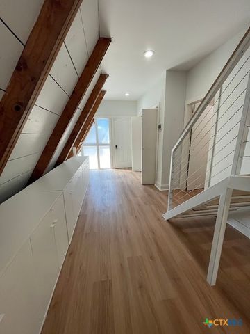 1522 Cattail, Canyon Lake, TX 78133