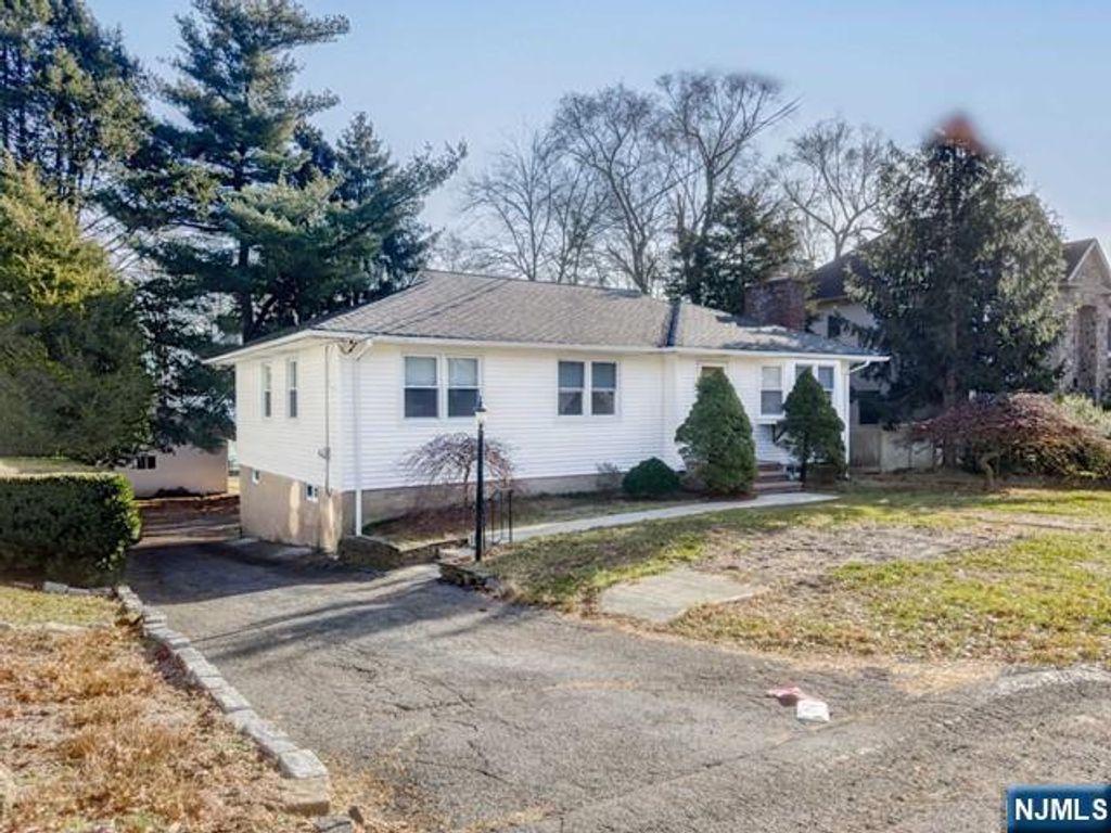 59 Herring Street, Harrington Park, NJ 07640