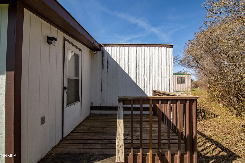 1200 Pioneer Trail, Mandan, ND 58554 photo 11