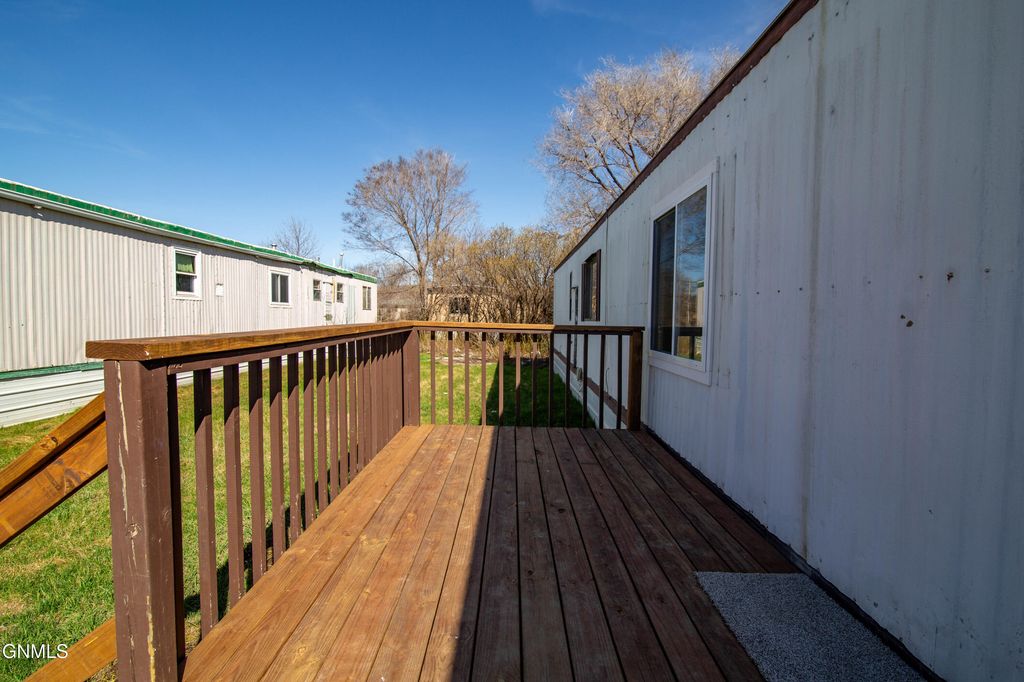 1200 Pioneer Trail, Mandan, ND 58554 photo 12