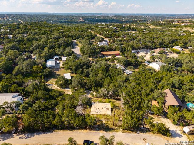 651 VALLEY RDG, Canyon Lake, TX 78133