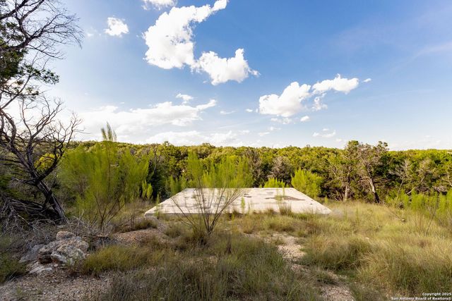 651 VALLEY RDG, Canyon Lake, TX 78133