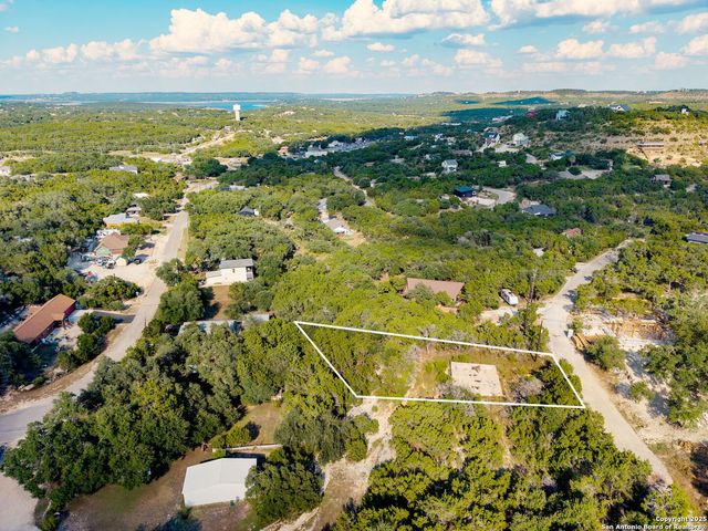 651 VALLEY RDG, Canyon Lake, TX 78133