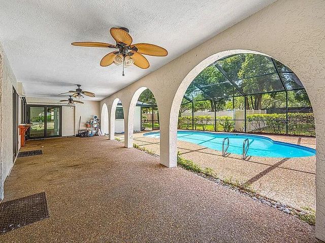 10 LINDEN LANE, Palm Harbor, FL 34683