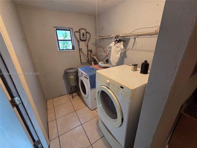 3433 SW 12th Pl, Fort Lauderdale, FL 33312