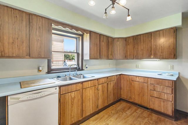 528 4th Street, Baraboo, WI 53913