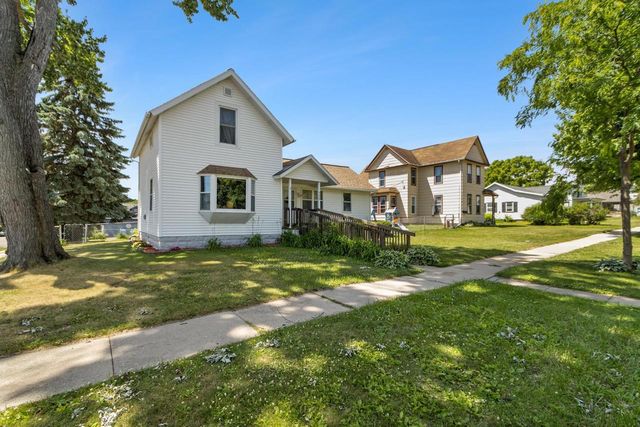 528 4th Street, Baraboo, WI 53913