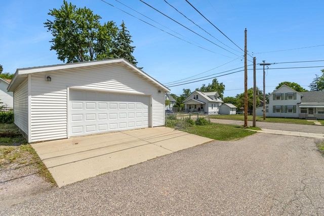 528 4th Street, Baraboo, WI 53913