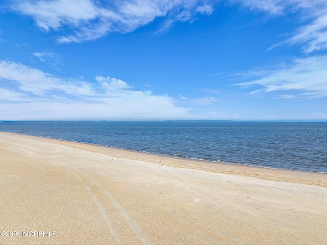 7 Seaview Avenue, Keansburg, NJ 07734