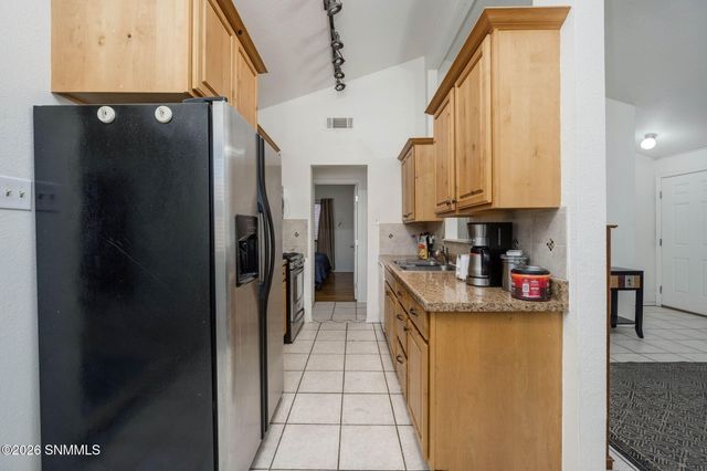 1883 Bridger Avenue, Las Cruces, NM 88001