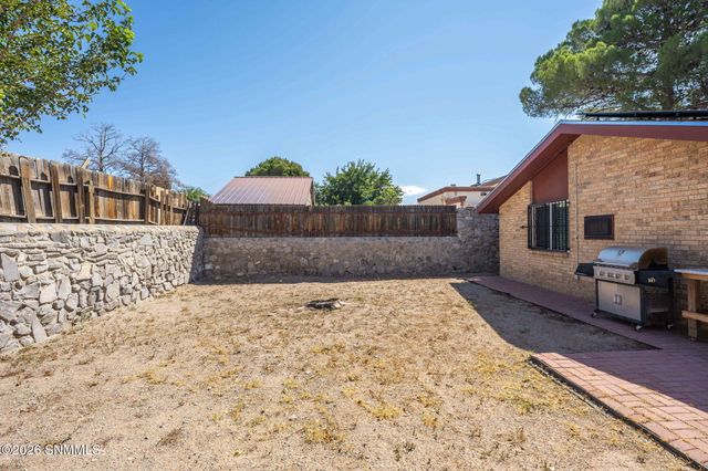 1883 Bridger Avenue, Las Cruces, NM 88001