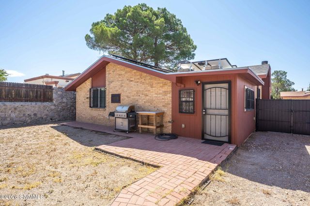 1883 Bridger Avenue, Las Cruces, NM 88001