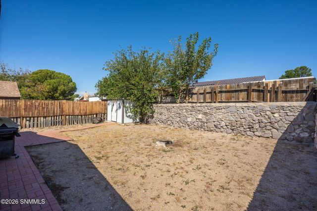 1883 Bridger Avenue, Las Cruces, NM 88001