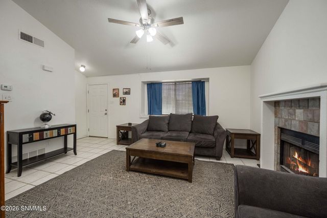 1883 Bridger Avenue, Las Cruces, NM 88001